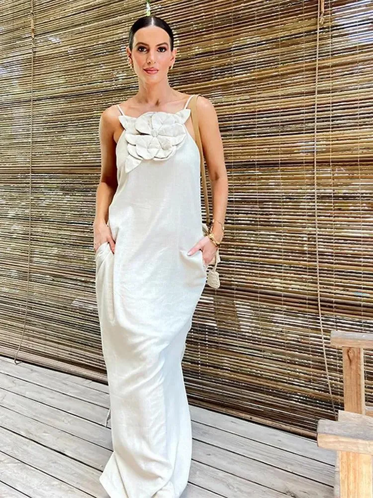 Elegant Floral Maxi Dress: Stylish Backless Gown - Chic & Versatile