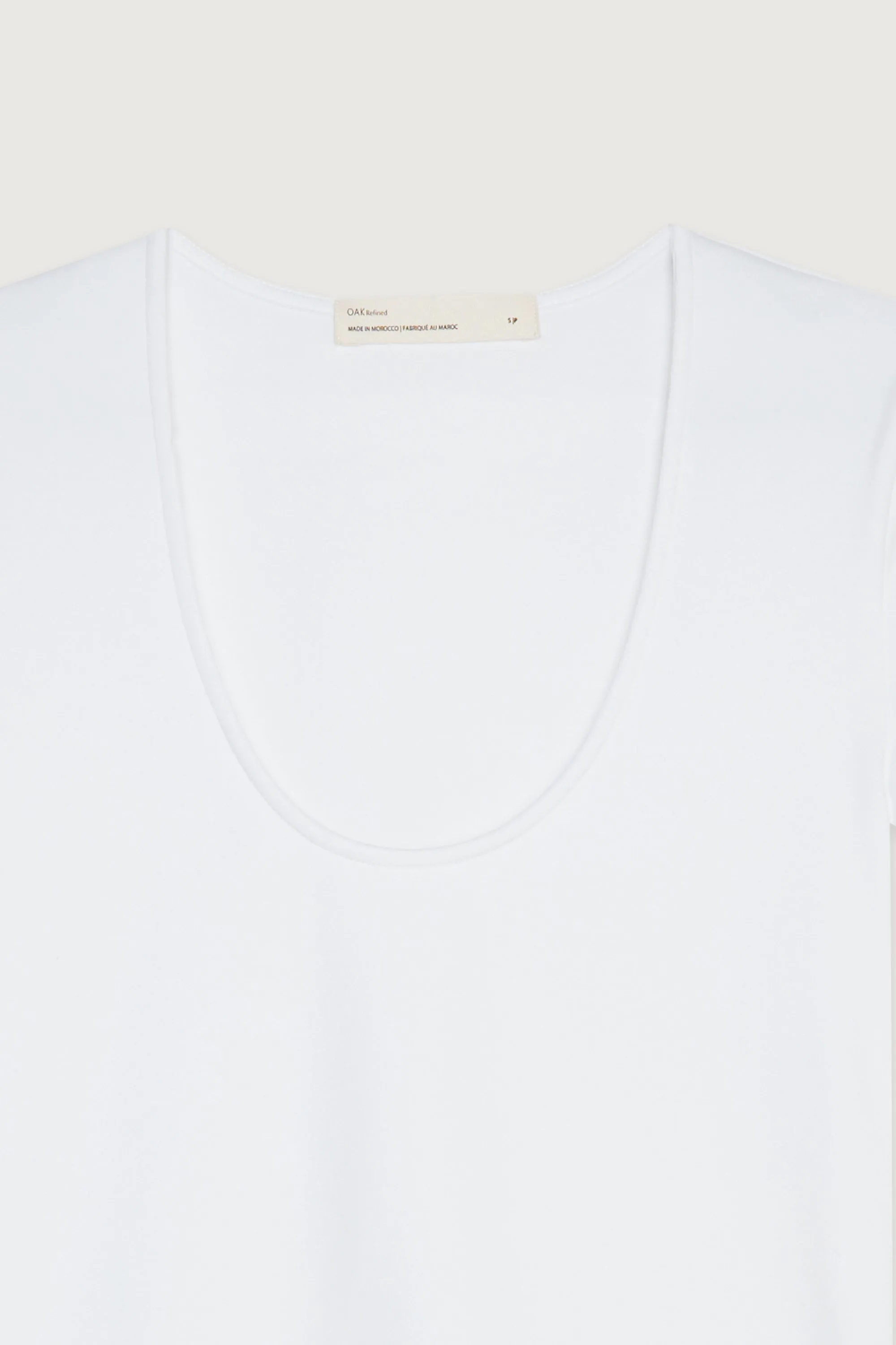 FITTED SCOOP NECK TEE