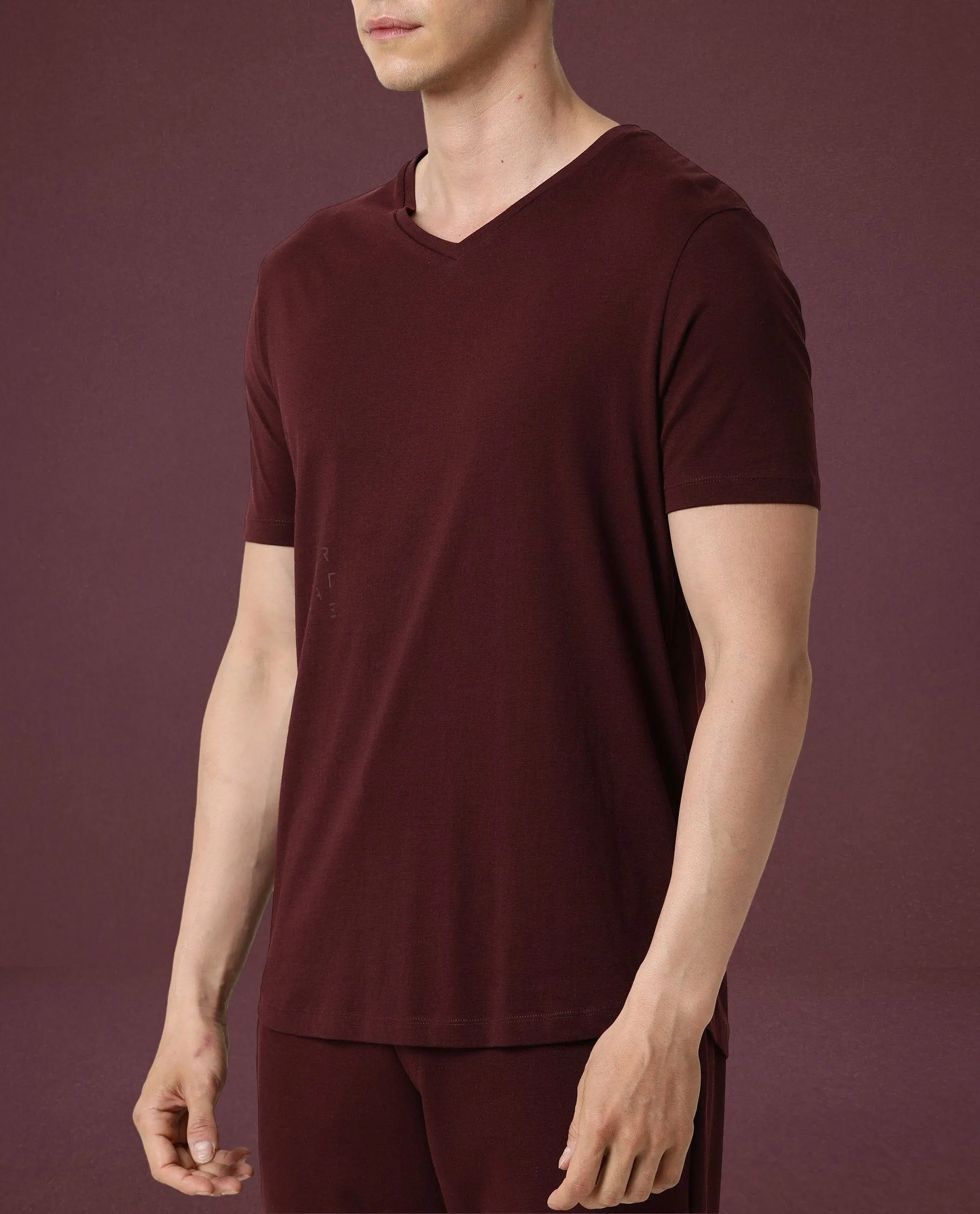 Rare Rabbit Articale Men's Cleok Maroon Solid V-Neck Relaxed Fit Half Sleeves T-Shirt