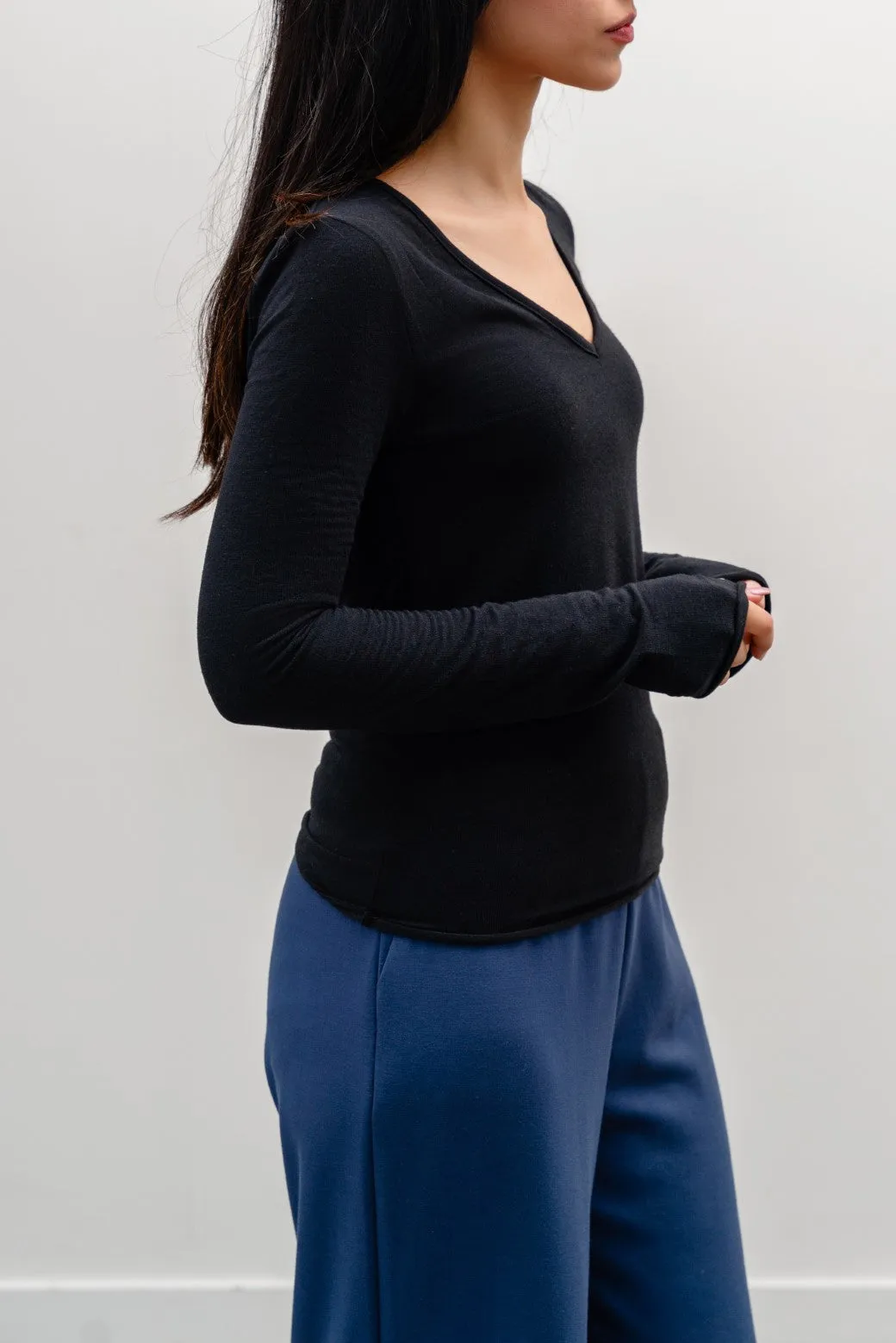 V-NECK T-SHIRT